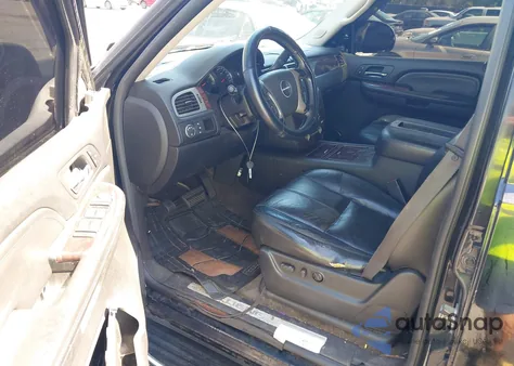 2008 GMC Yukon Denali z USA, uszkodzony, nr VIN 1GKFK63838J152342